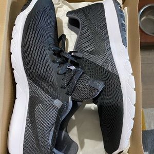 Nike flex men’s 7.5